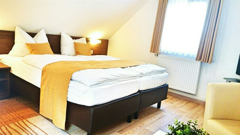 Hotel Garni Goldene Traube Bad Windsheim Esterno foto